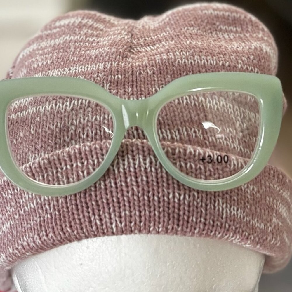 TAHARI Foam Green Cateye Glasses strength +3.00.  The arms are tortoise shell.